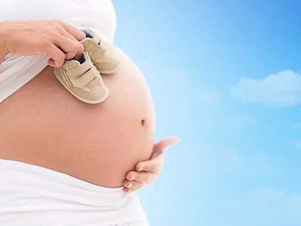 Mơ thấy em gái có bầu với người lạ