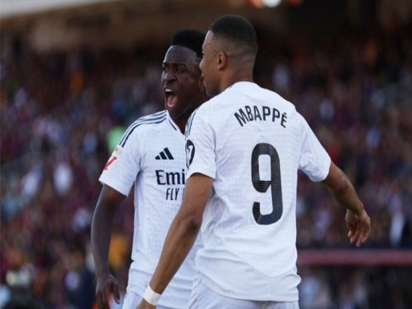 Mbappe phản pháo người hâm mộ